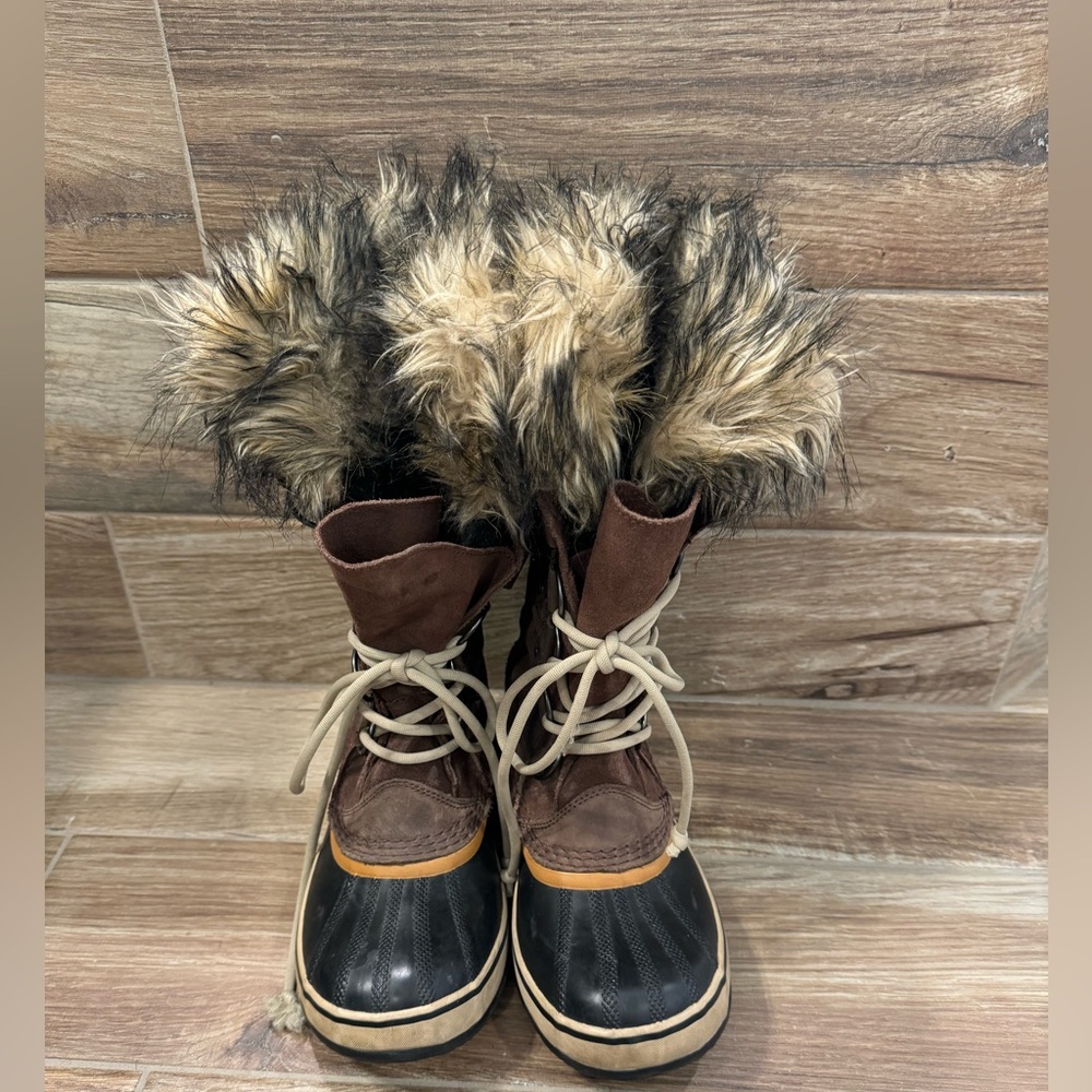 Sorel Joan of Arctic boot in tobacco brown